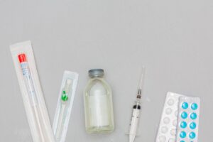 composition-medical-objects-with-copyspace (1)