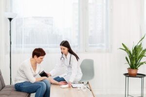 senior-woman-with-medical-problems (1)